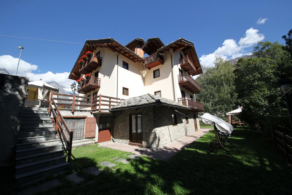 Hotel Stella Del Nord Courmayeur Bagian luar foto