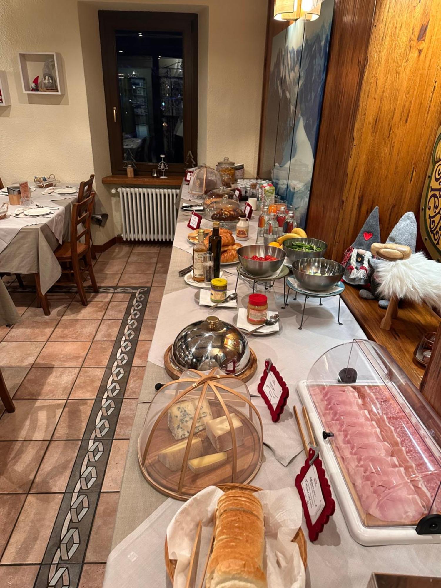 Hotel Stella Del Nord Courmayeur Bagian luar foto