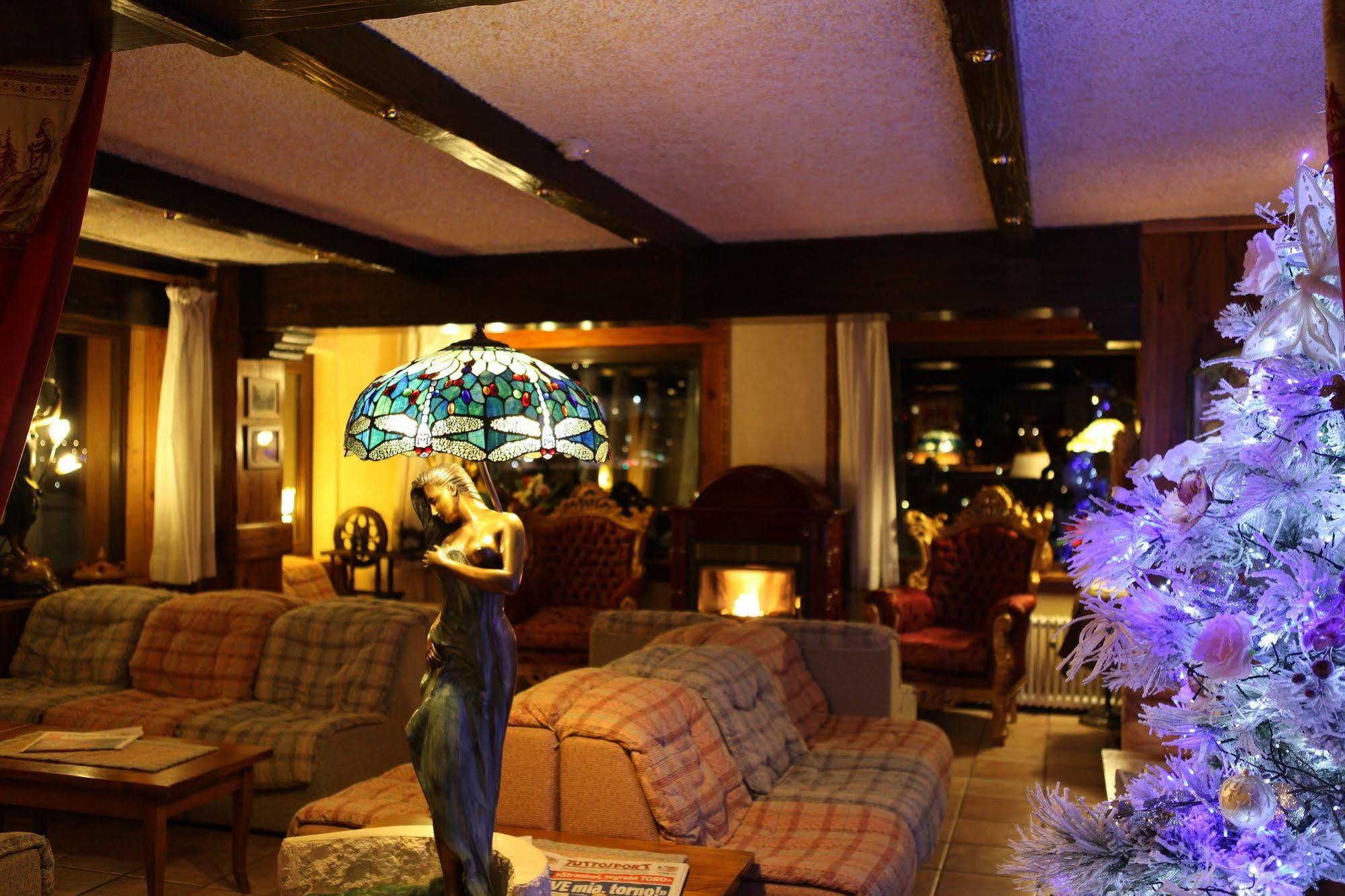 Hotel Stella Del Nord Courmayeur Bagian luar foto