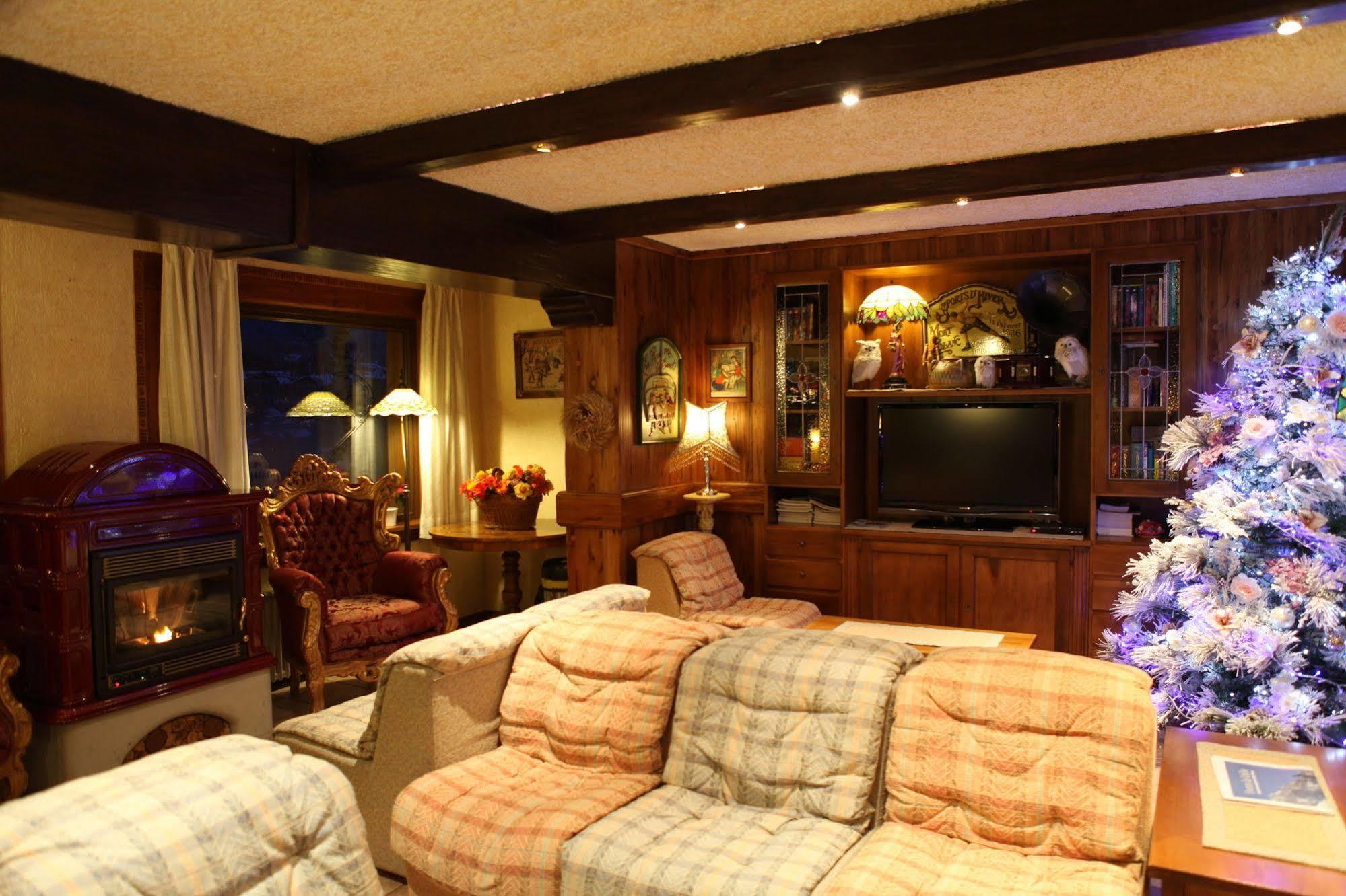 Hotel Stella Del Nord Courmayeur Bagian luar foto