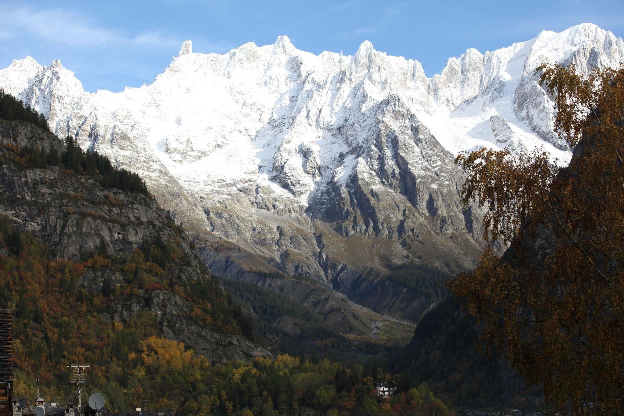 Hotel Stella Del Nord Courmayeur Bagian luar foto