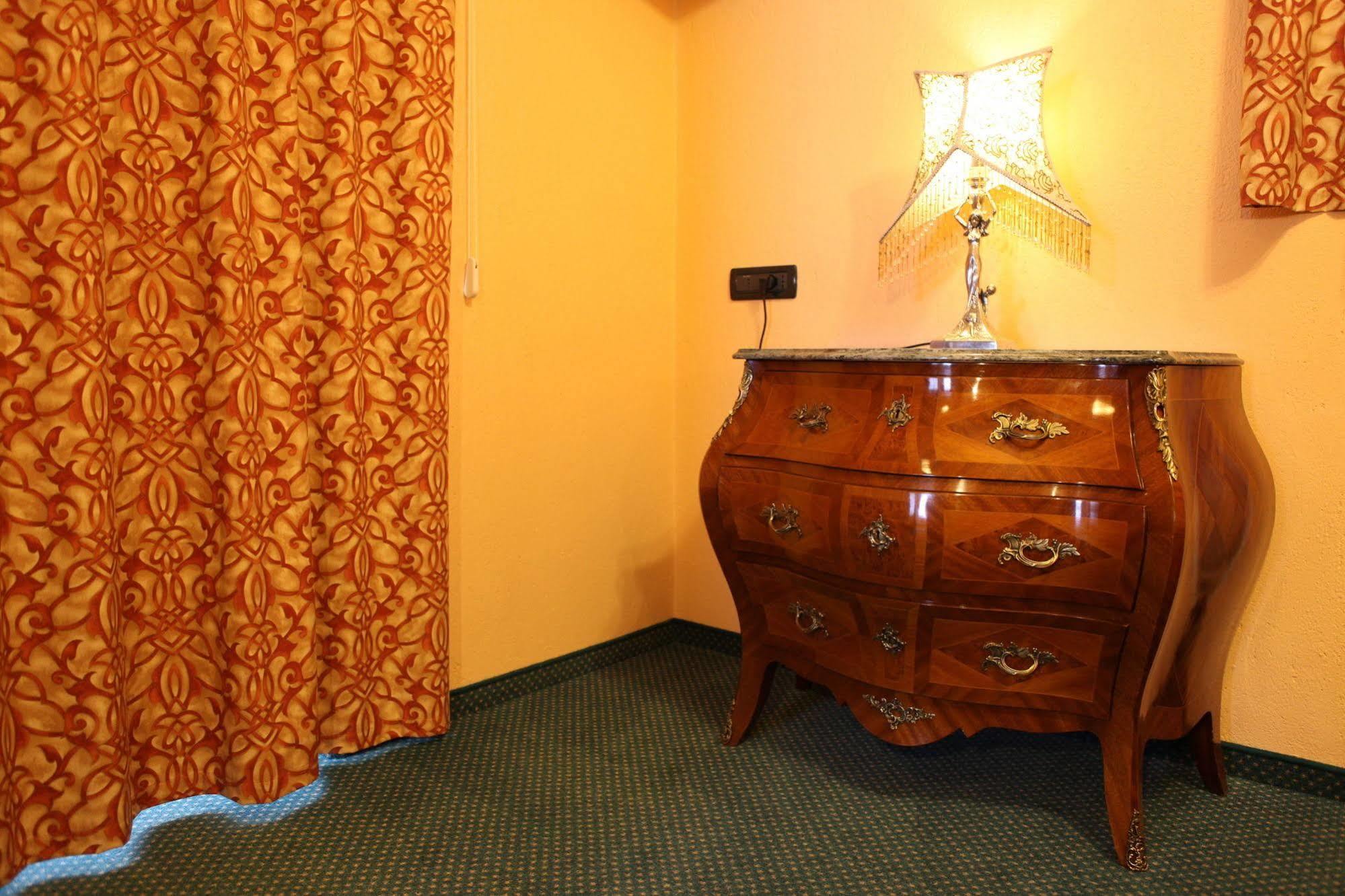 Hotel Stella Del Nord Courmayeur Bagian luar foto